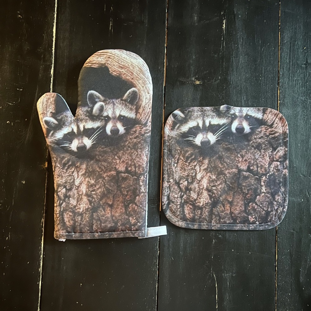 Raccoon Oven Mitt and Pot Holder